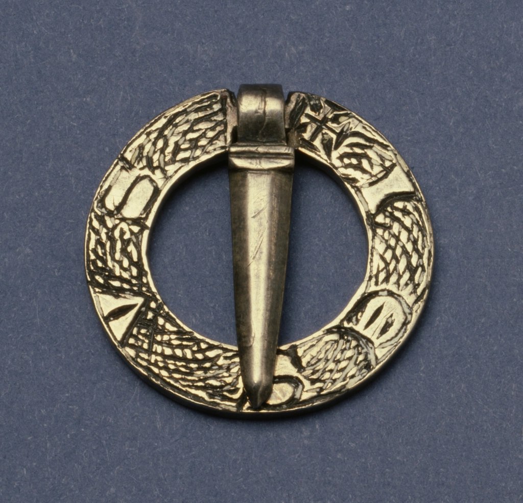 Beast Frieze Ring Brooch