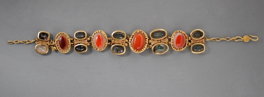 Carnelian Cabochon Link Bracelet