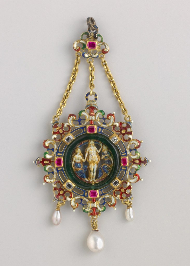 Enamelled Triple-Pearl Jewel