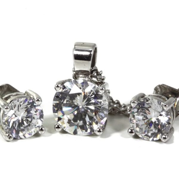 Four-Claw Stud and Pendant Set