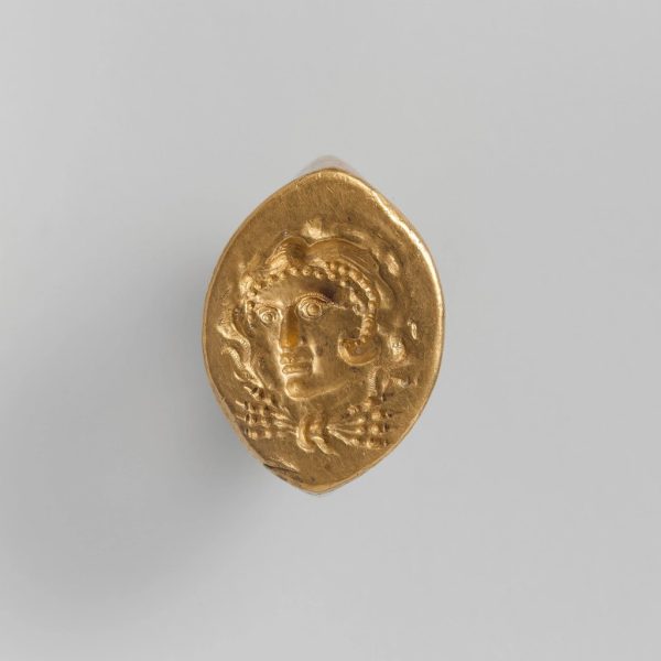 Gorgoneion Marquise Signet