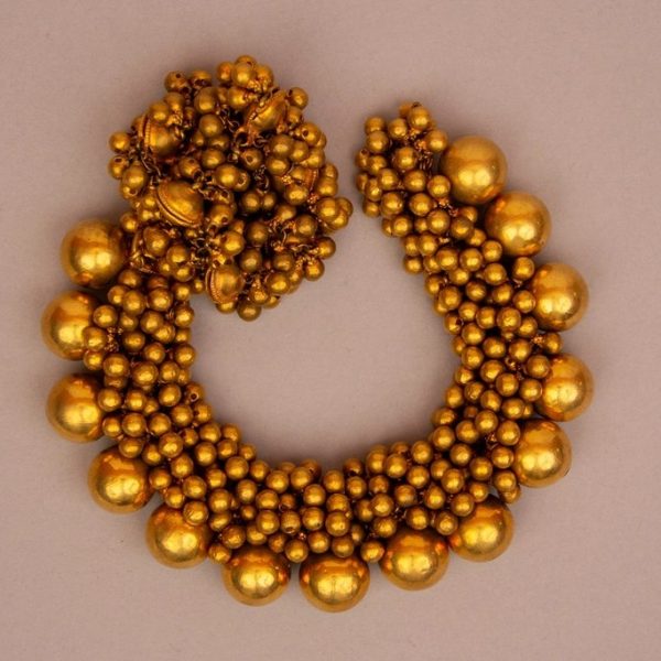 Granulated Sphere Collar