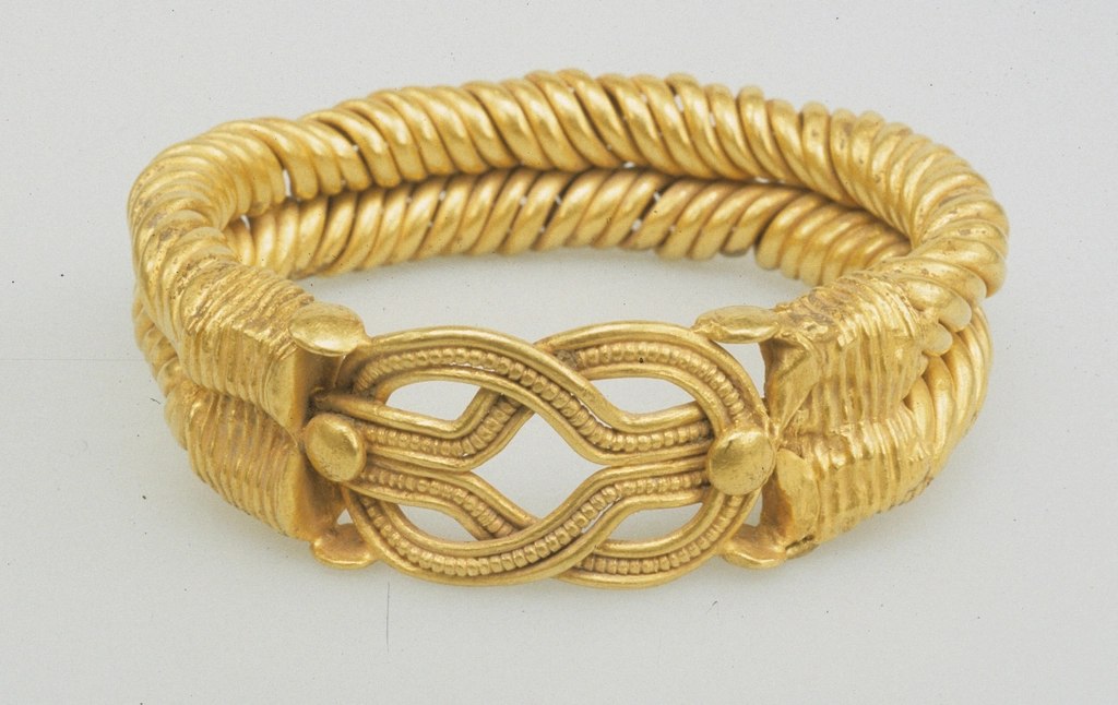 Herakles Knot Rope Cuff