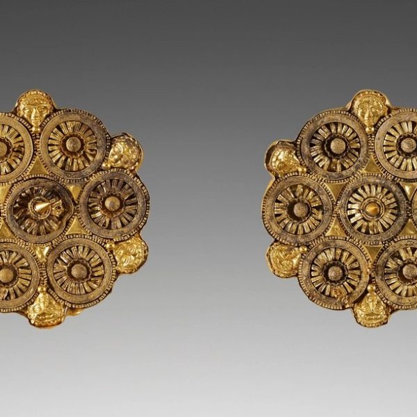 Seven-Rosette Gold Earrings