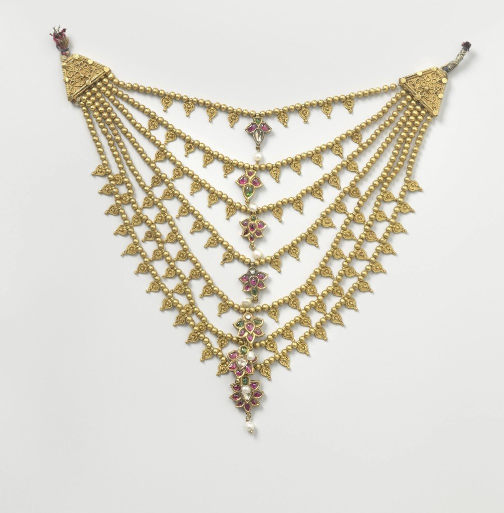 Seven-Strand Gold Festoon