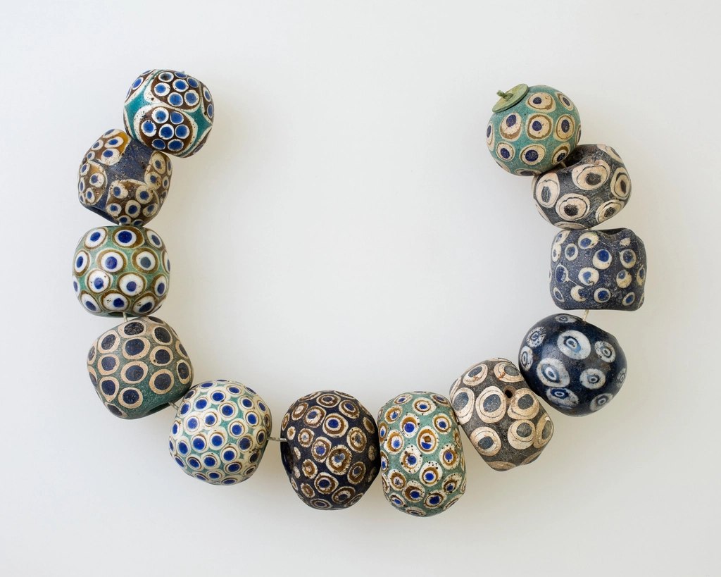 Stratified Eye Bead Necklace