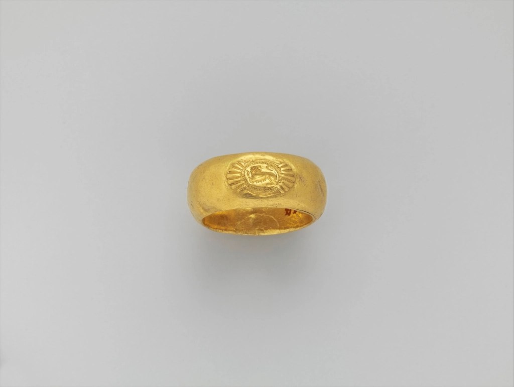 Struck Device Gold Band